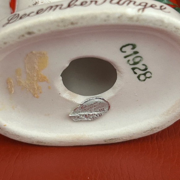 Vintage Napco December Angel. 1950’s porcelain angel figurine. Chipped halo. - Picture 9 of 9